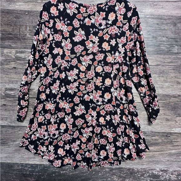 Bobeau Floral Long Sleeve Dress - Black and Red - Picture 2 of 7